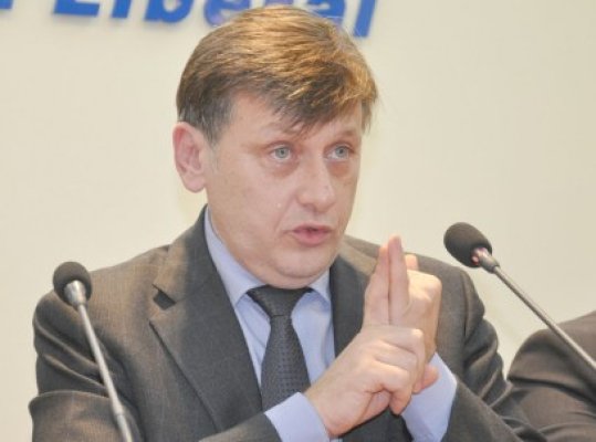 Crin Antonescu, înger şi demon pentru noul PNL